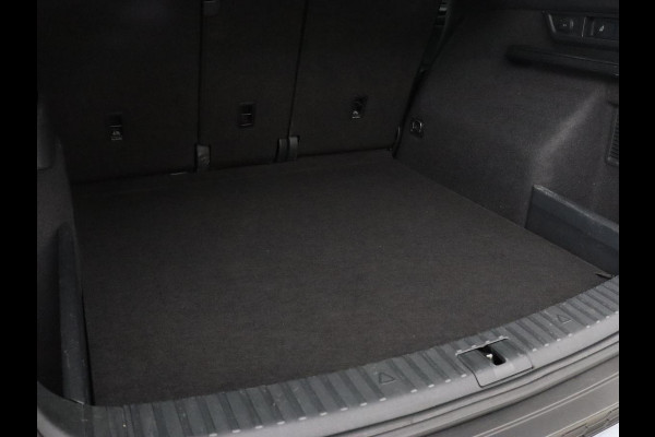 Škoda Kodiaq 1.5 TSI Business Edition | Panoramadak | Stoelverwarming | Adaptive cruise | Trekhaak | Virtual Cockpit | Canton Sound | Keyless | Camera | Navigatie | Carplay | 19'' lichtmetalen velgen