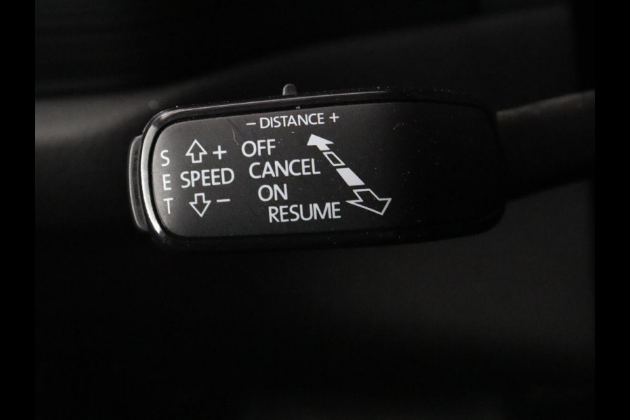 Škoda Kodiaq 1.5 TSI Business Edition | Panoramadak | Stoelverwarming | Adaptive cruise | Trekhaak | Virtual Cockpit | Canton Sound | Keyless | Camera | Navigatie | Carplay | 19'' lichtmetalen velgen