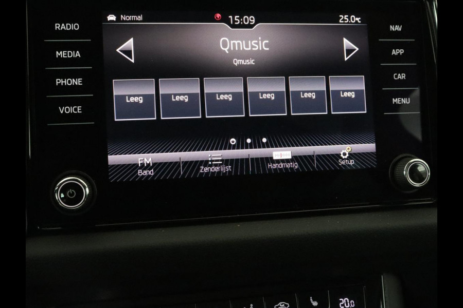 Škoda Kodiaq 1.5 TSI Business Edition | Panoramadak | Stoelverwarming | Adaptive cruise | Trekhaak | Virtual Cockpit | Canton Sound | Keyless | Camera | Navigatie | Carplay | 19'' lichtmetalen velgen