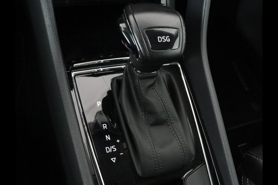 Škoda Kodiaq 1.5 TSI Business Edition | Panoramadak | Stoelverwarming | Adaptive cruise | Trekhaak | Virtual Cockpit | Canton Sound | Keyless | Camera | Navigatie | Carplay | 19'' lichtmetalen velgen