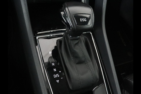 Škoda Kodiaq 1.5 TSI Business Edition | Panoramadak | Stoelverwarming | Adaptive cruise | Trekhaak | Virtual Cockpit | Canton Sound | Keyless | Camera | Navigatie | Carplay | 19'' lichtmetalen velgen