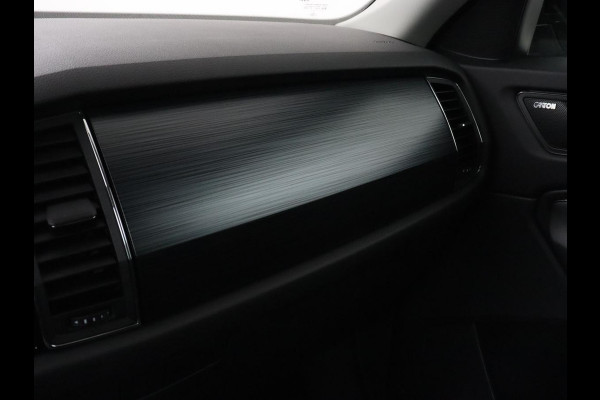 Škoda Kodiaq 1.5 TSI Business Edition | Panoramadak | Stoelverwarming | Adaptive cruise | Trekhaak | Virtual Cockpit | Canton Sound | Keyless | Camera | Navigatie | Carplay | 19'' lichtmetalen velgen