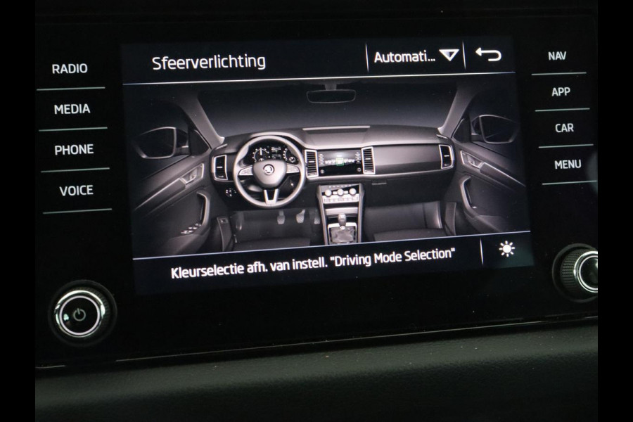 Škoda Kodiaq 1.5 TSI Business Edition | Panoramadak | Stoelverwarming | Adaptive cruise | Trekhaak | Virtual Cockpit | Canton Sound | Keyless | Camera | Navigatie | Carplay | 19'' lichtmetalen velgen