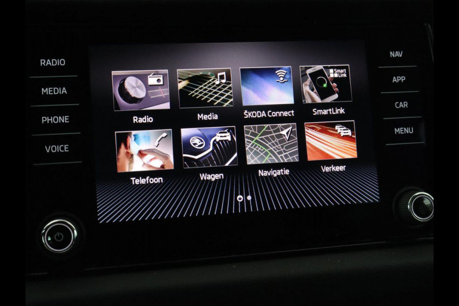 Škoda Kodiaq 1.5 TSI Business Edition | Panoramadak | Stoelverwarming | Adaptive cruise | Trekhaak | Virtual Cockpit | Canton Sound | Keyless | Camera | Navigatie | Carplay | 19'' lichtmetalen velgen