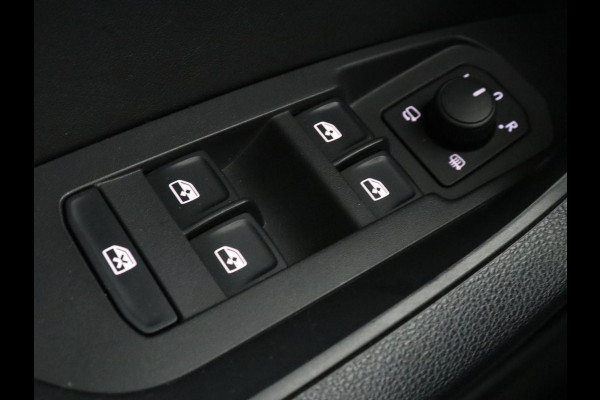 Škoda Kodiaq 1.5 TSI Business Edition | Panoramadak | Stoelverwarming | Adaptive cruise | Trekhaak | Virtual Cockpit | Canton Sound | Keyless | Camera | Navigatie | Carplay | 19'' lichtmetalen velgen