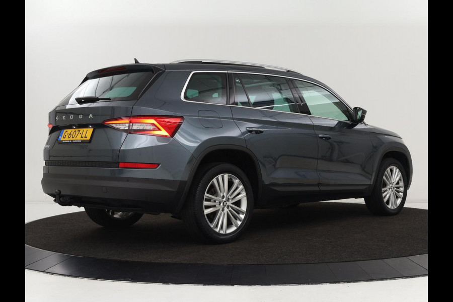 Škoda Kodiaq 1.5 TSI Business Edition | Panoramadak | Stoelverwarming | Adaptive cruise | Trekhaak | Virtual Cockpit | Canton Sound | Keyless | Camera | Navigatie | Carplay | 19'' lichtmetalen velgen