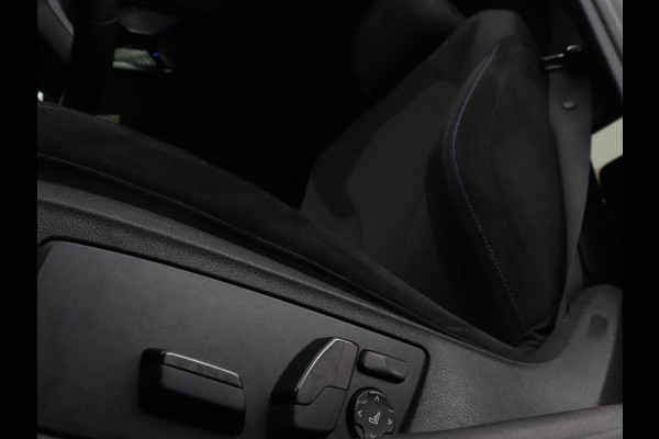 BMW 5 Serie 530e M Sport | Alcantara | Stoelverwarming | Trekhaak | Camera | Sfeerverlichting | Park Assist | Sportstoelen | Navigatie