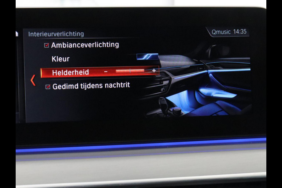 BMW 5 Serie 530e M Sport | Alcantara | Stoelverwarming | Trekhaak | Camera | Sfeerverlichting | Park Assist | Sportstoelen | Navigatie