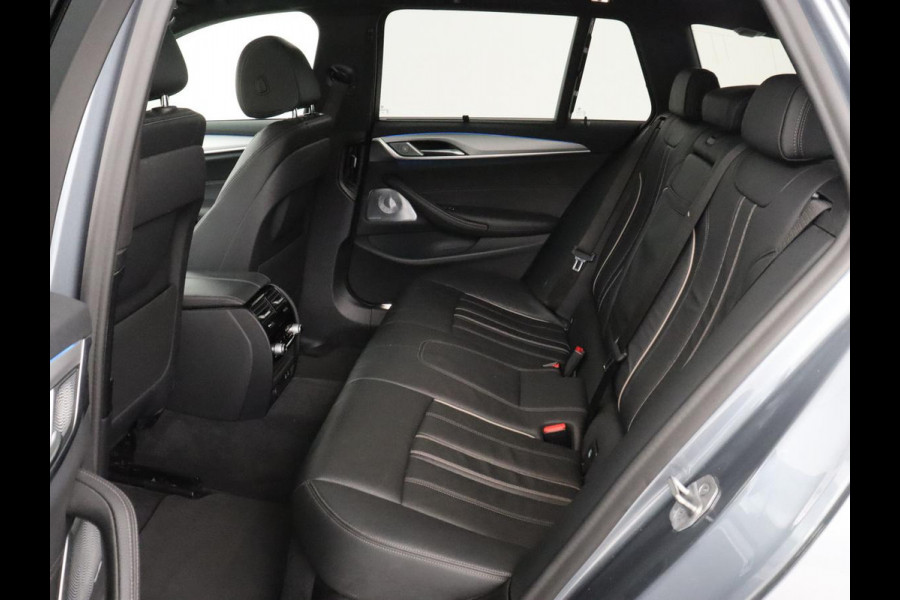 BMW 5 Serie 530e High Executive | Panoramadak | Head-Up | Adaptive cruise | Trekhaak | Bowers & Wilkins | Leder | Stoelverwarming | 360 Camera | Carplay | Keyless | Navigatie