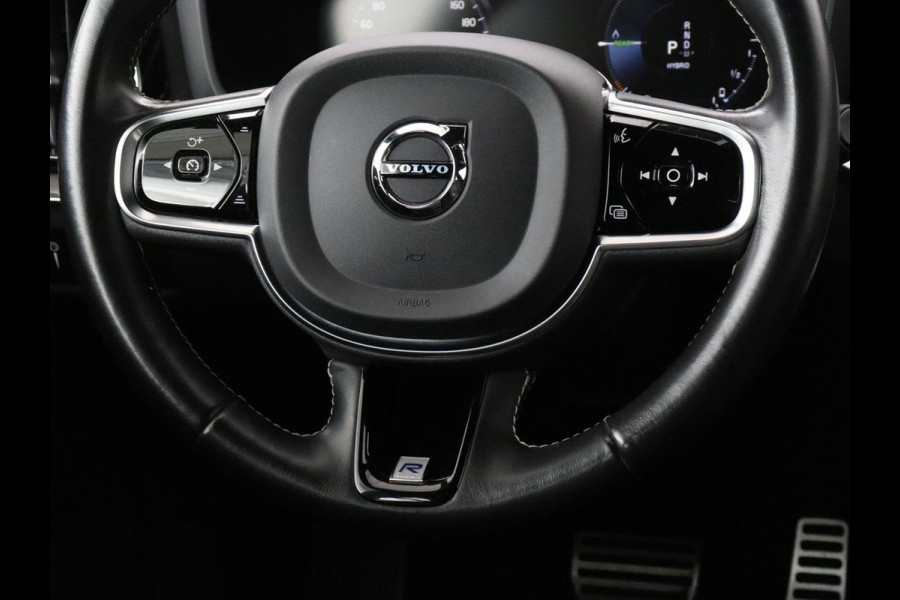 Volvo V60 2.0 T6 Recharge AWD R Design | Trekhaak | Stoelverwarming | Camera | Carplay | Half leder | Full LED | Navigatie | Parkeerhulp