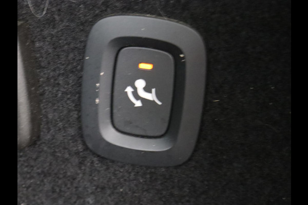 Volvo V60 2.0 T6 Recharge AWD R Design | Trekhaak | Stoelverwarming | Camera | Carplay | Half leder | Full LED | Navigatie | Parkeerhulp