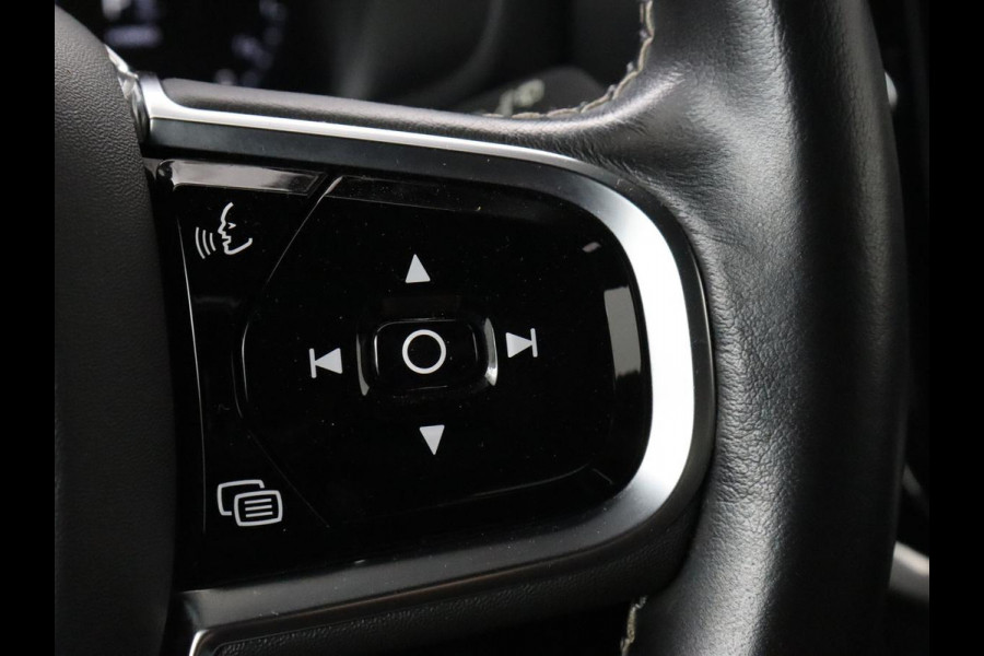 Volvo V60 2.0 T6 Recharge AWD R Design | Trekhaak | Stoelverwarming | Camera | Carplay | Half leder | Full LED | Navigatie | Parkeerhulp