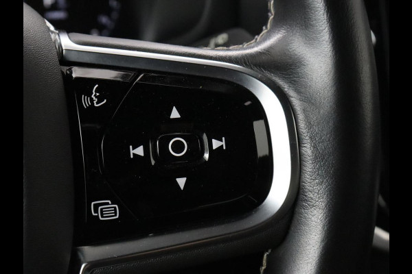 Volvo V60 2.0 T6 Recharge AWD R Design | Trekhaak | Stoelverwarming | Camera | Carplay | Half leder | Full LED | Navigatie | Parkeerhulp