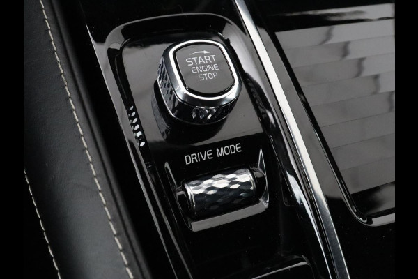 Volvo V60 2.0 T6 Recharge AWD R Design | Trekhaak | Stoelverwarming | Camera | Carplay | Half leder | Full LED | Navigatie | Parkeerhulp