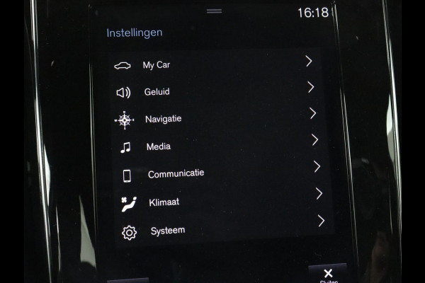 Volvo V60 2.0 T6 Recharge AWD R Design | Trekhaak | Stoelverwarming | Camera | Carplay | Half leder | Full LED | Navigatie | Parkeerhulp
