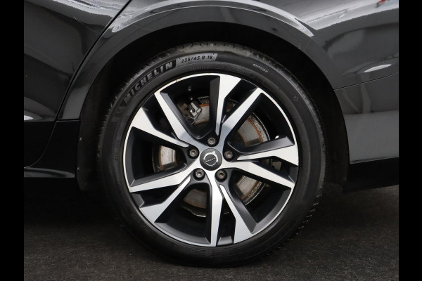 Volvo V60 2.0 T6 Recharge AWD R Design | Trekhaak | Stoelverwarming | Camera | Carplay | Half leder | Full LED | Navigatie | Parkeerhulp