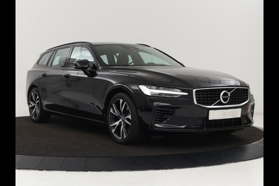 Volvo V60 2.0 T6 Recharge AWD R Design | Trekhaak | Stoelverwarming | Camera | Carplay | Half leder | Full LED | Navigatie | Parkeerhulp