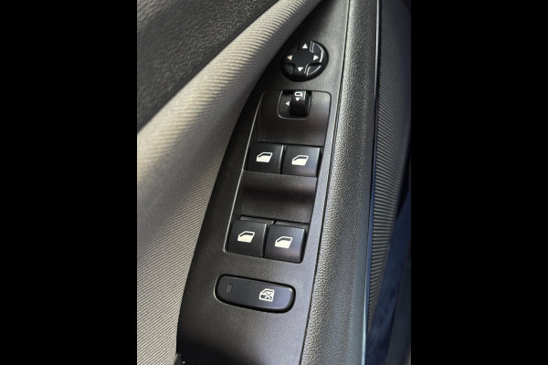 Opel Crossland X 1.2 Turbo 120 Jaar Edition - Navigatie / Apple CarPlay I Airco I LED I PDC I Sport velgen I Dealer onderhouden