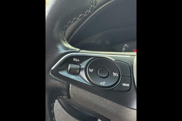 Opel Crossland X 1.2 Turbo 120 Jaar Edition - Navigatie / Apple CarPlay I Airco I LED I PDC I Sport velgen I Dealer onderhouden