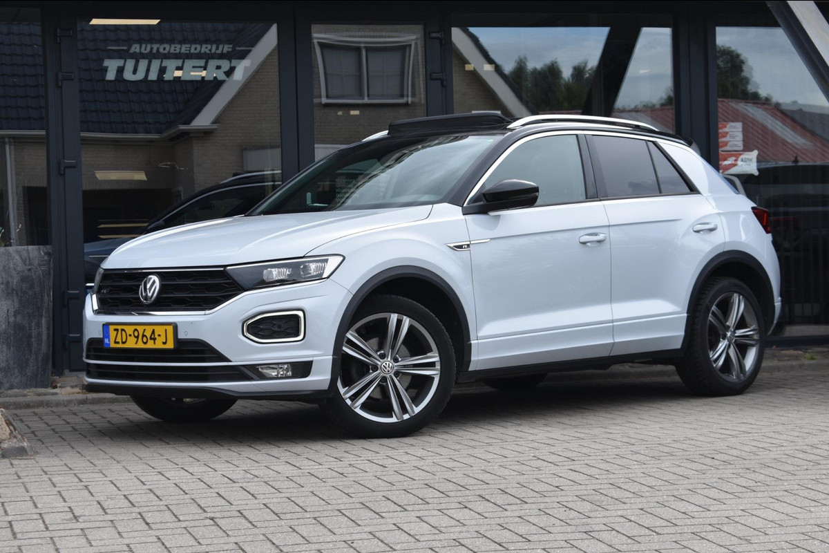 Volkswagen T-Roc 1.5 TSI Sport R-Line | PANORAMADAK | VIRTUAL COCKPIT | NAP | APPLE CARPLAY | ANDROID AUTO Volkswagen T-Roc 1.5 TSI Sport R-Line | PANORAMADAK | VIRTUAL COCKPIT | NAP | APPLE CARPLAY | ANDROID AUTO