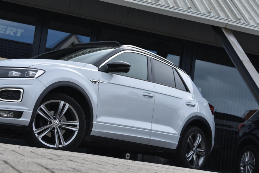 Volkswagen T-Roc 1.5 TSI Sport R-Line | PANORAMADAK | VIRTUAL COCKPIT | NAP | APPLE CARPLAY | ANDROID AUTO
