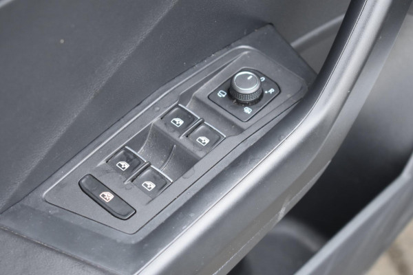 Volkswagen T-Roc 1.5 TSI Sport R-Line | PANORAMADAK | VIRTUAL COCKPIT | NAP | APPLE CARPLAY | ANDROID AUTO