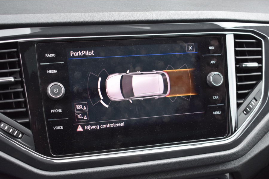Volkswagen T-Roc 1.5 TSI Sport R-Line | PANORAMADAK | VIRTUAL COCKPIT | NAP | APPLE CARPLAY | ANDROID AUTO