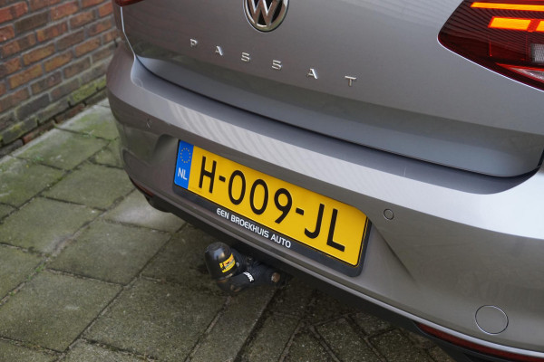 Volkswagen Passat 1.5 TSI 150PK Facelift/Panodak/Trekhaak /Rijklaarprijs!!