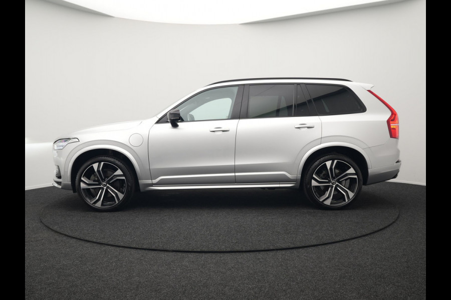 Volvo XC90 T8 Recharge AWD R-Design Plug In Hybrid 394pk 7 Persoons Dealer O.H. PHEV | Lederen Sportstoelen Memory | Pilot Assist | Harman Kardon | Adaptive Cruise | Navigatie | Apple Carplay | Camera | Virtual | L.M. 22" | DAB |