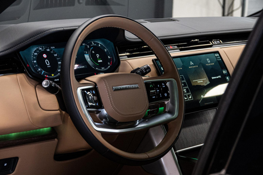 Land Rover Range Rover 3.0 P460e HSE PHEV *Meridian / Panorama / Surround-View / HUD / Stoelventilatie / Soft-Close*