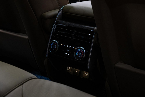 Land Rover Range Rover 3.0 P460e HSE PHEV *Meridian / Panorama / Surround-View / HUD / Stoelventilatie / Soft-Close*