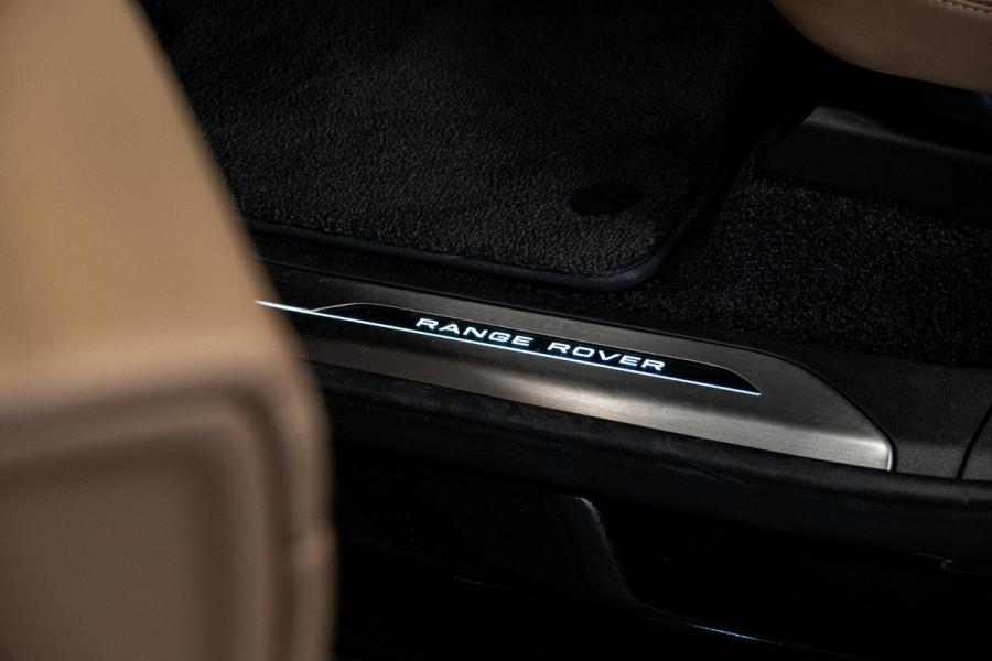 Land Rover Range Rover 3.0 P460e HSE PHEV *Meridian / Panorama / Surround-View / HUD / Stoelventilatie / Soft-Close*