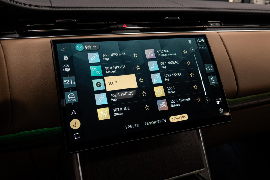 Land Rover Range Rover 3.0 P460e HSE PHEV *Meridian / Panorama / Surround-View / HUD / Stoelventilatie / Soft-Close*