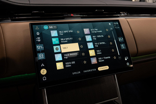 Land Rover Range Rover 3.0 P460e HSE PHEV *Meridian / Panorama / Surround-View / HUD / Stoelventilatie / Soft-Close*