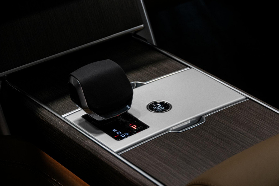 Land Rover Range Rover 3.0 P460e HSE PHEV *Meridian / Panorama / Surround-View / HUD / Stoelventilatie / Soft-Close*