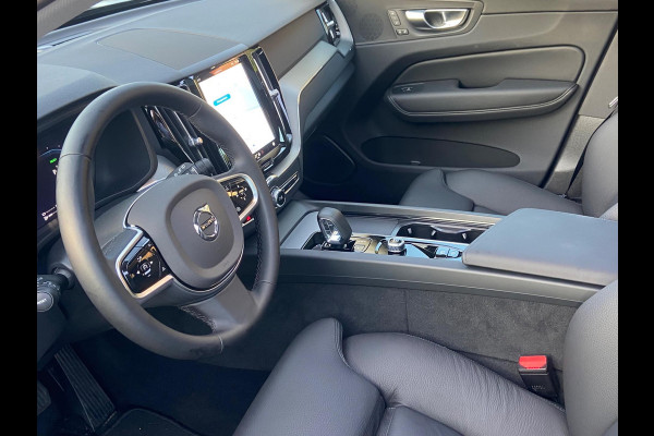 Volvo XC60 2.0 T6 Plug-in hybrid AWD Ultra Dark Pano 1650KM M2025