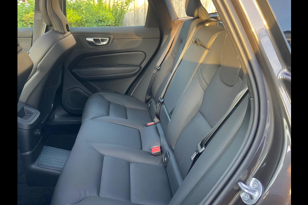 Volvo XC60 2.0 T6 Plug-in hybrid AWD Ultra Dark Pano 1650KM M2025