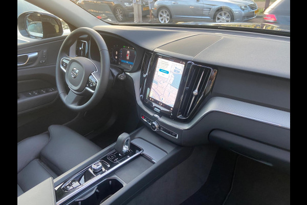 Volvo XC60 2.0 T6 Plug-in hybrid AWD Ultra Dark Pano 1650KM M2025