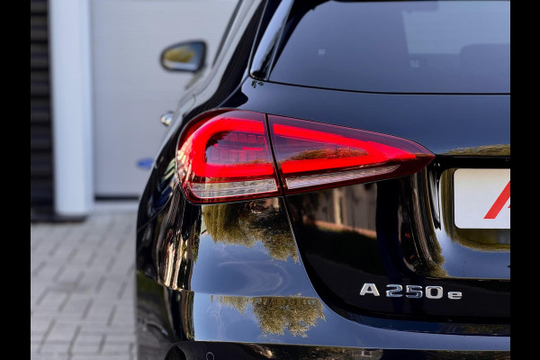 Mercedes-Benz A-Klasse 250 e AMG Pano/Camera/Sfeer