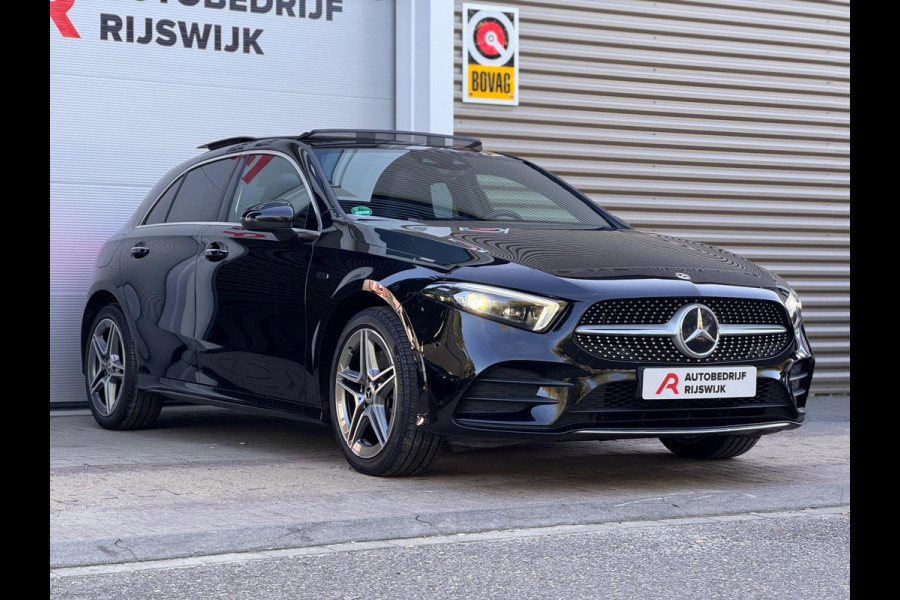 Mercedes-Benz A-Klasse 250 e AMG Pano/Camera/Sfeer