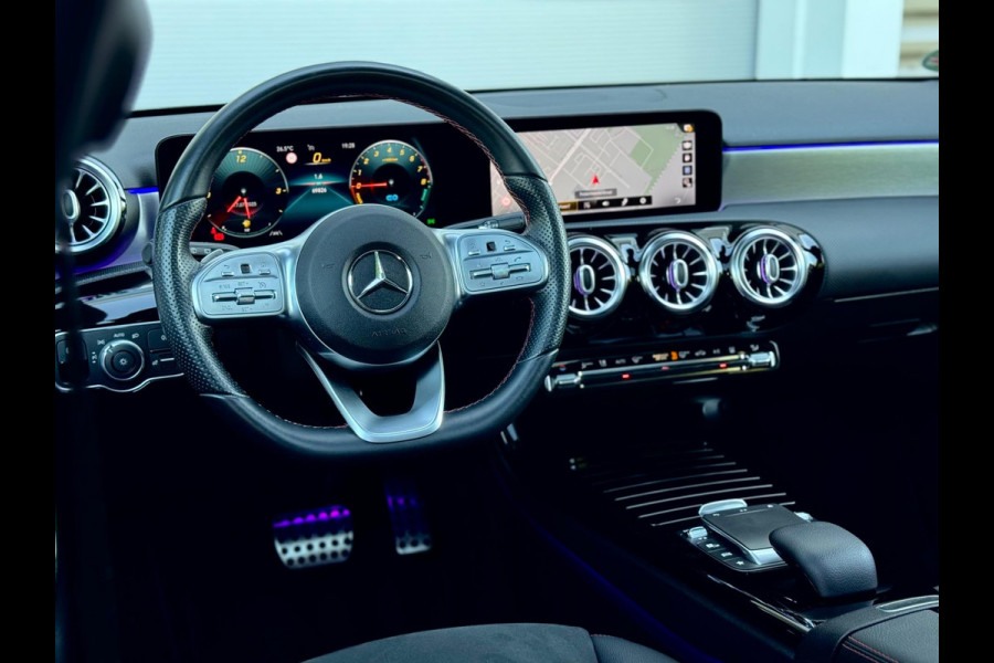 Mercedes-Benz A-Klasse 250 e AMG Pano/Camera/Sfeer