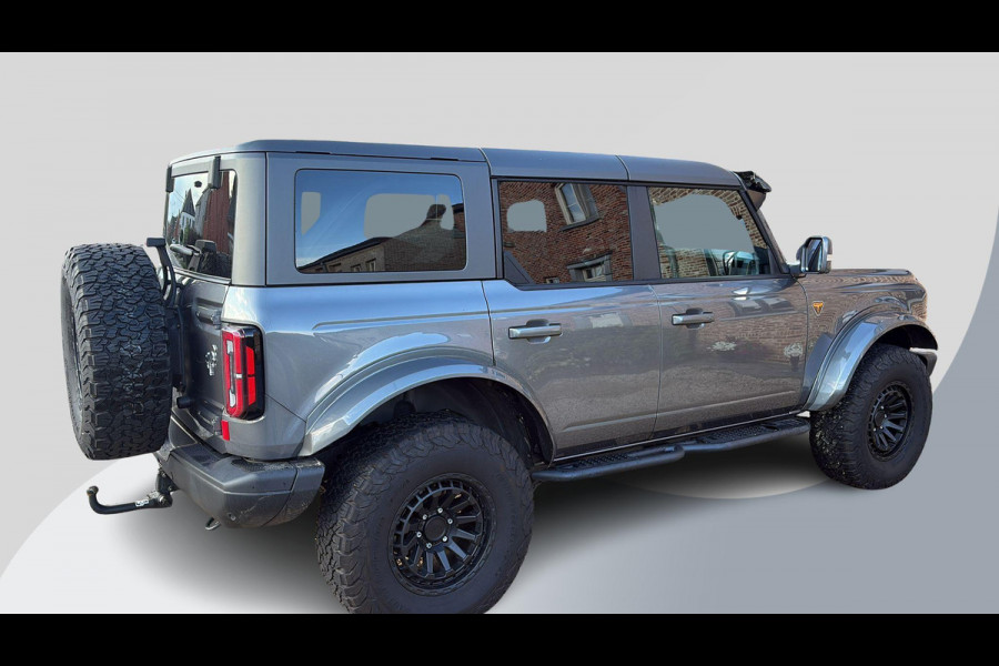 Ford Bronco 2.7 Badlands | V6 336PK | Carbonized Grey | Afneembare trekhaak | Grijs kenteken | Prijs ex. BTW | Speciale wielen en accessoires zie tekst | Ombouw grijs kenteken - 2 zitplaatsen