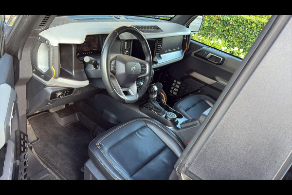 Ford Bronco 2.7 Badlands | V6 336PK | Carbonized Grey | Afneembare trekhaak | Grijs kenteken | Prijs ex. BTW | Speciale wielen en accessoires zie tekst | Ombouw grijs kenteken - 2 zitplaatsen