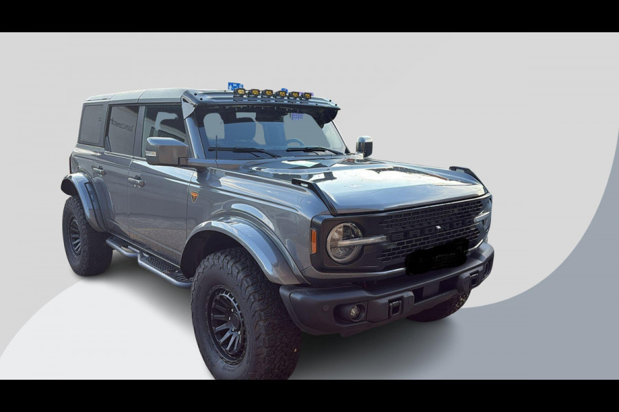 Ford Bronco 2.7 Badlands | V6 336PK | Carbonized Grey | Afneembare trekhaak | Grijs kenteken | Prijs ex. BTW | Speciale wielen en accessoires zie tekst | Ombouw grijs kenteken - 2 zitplaatsen
