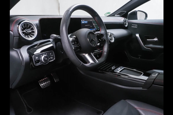 Mercedes-Benz CLA-Klasse 250 e AMG Plug-In Hybride | AMG Line | Night Pakket | Panorama Schuif-Kanteldak | Burmester® Surround-Soundsystem | AC / DC Laden | Inclusief 24 maanden MB Certified garantie voor Europa.