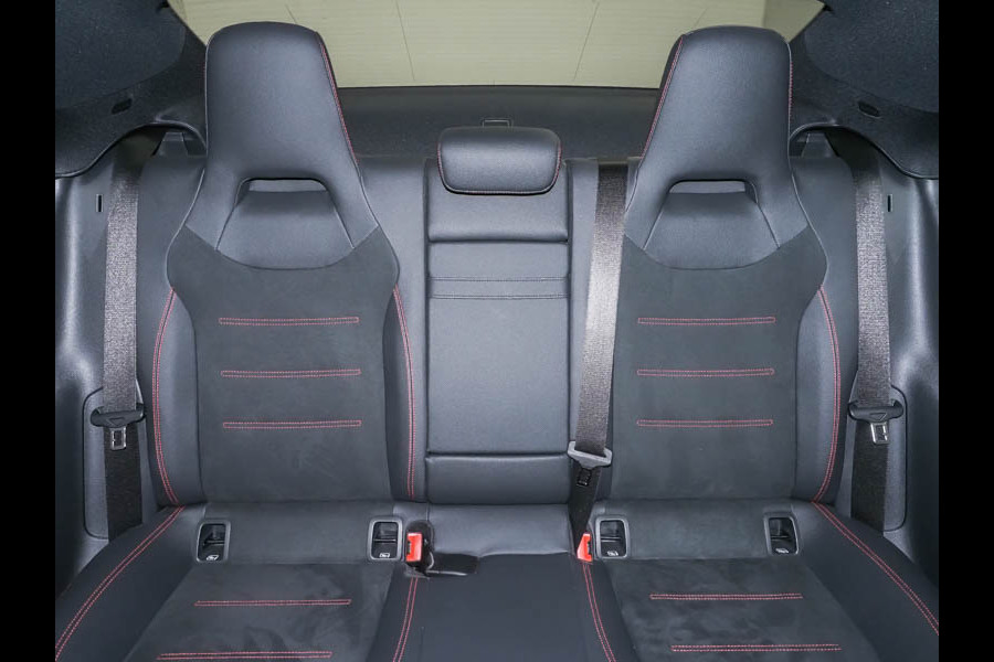 Mercedes-Benz CLA-Klasse 250 e AMG Plug-In Hybride | AMG Line | Night Pakket | Panorama Schuif-Kanteldak | Burmester® Surround-Soundsystem | AC / DC Laden | Inclusief 24 maanden MB Certified garantie voor Europa.