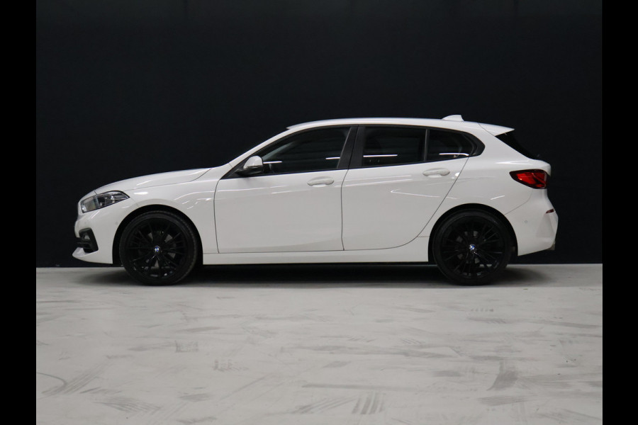 BMW 1-serie 118i Sport [CAMERA, APPLE CARPLAY, VIRTUAL COCKPIT, DAB, LED DIMLICHT, CRUISE CONTROL, NIEUWSTAAT]