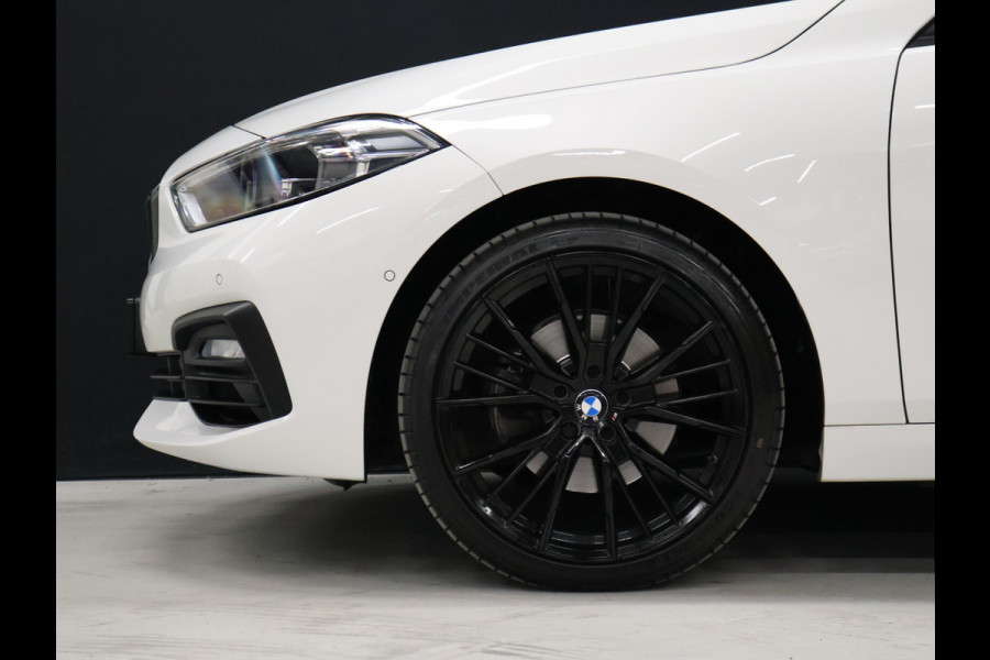 BMW 1-serie 118i Sport [CAMERA, APPLE CARPLAY, VIRTUAL COCKPIT, DAB, LED DIMLICHT, CRUISE CONTROL, NIEUWSTAAT]
