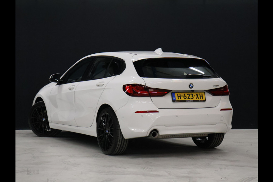 BMW 1-serie 118i Sport [CAMERA, APPLE CARPLAY, VIRTUAL COCKPIT, DAB, LED DIMLICHT, CRUISE CONTROL, NIEUWSTAAT]
