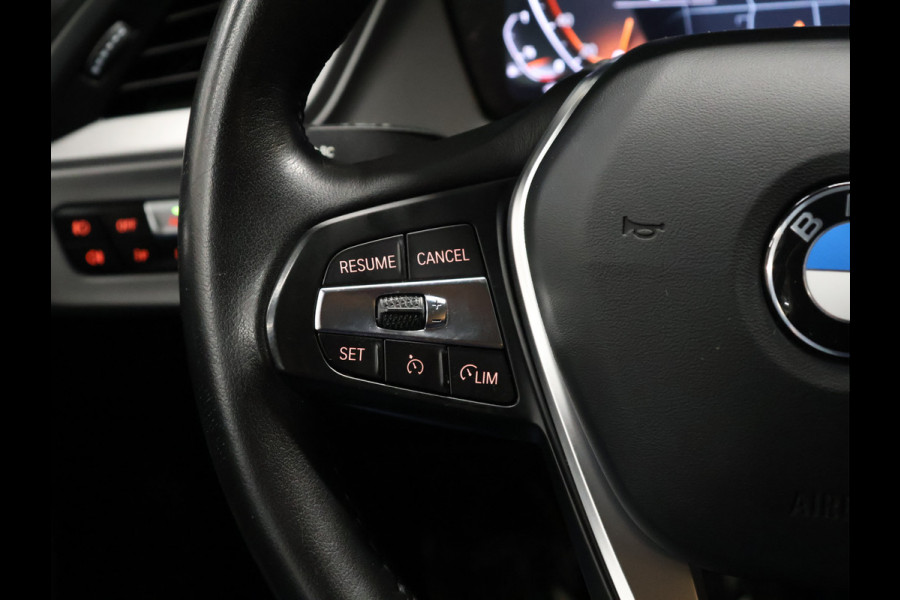 BMW 1-serie 118i Sport [CAMERA, APPLE CARPLAY, VIRTUAL COCKPIT, DAB, LED DIMLICHT, CRUISE CONTROL, NIEUWSTAAT]